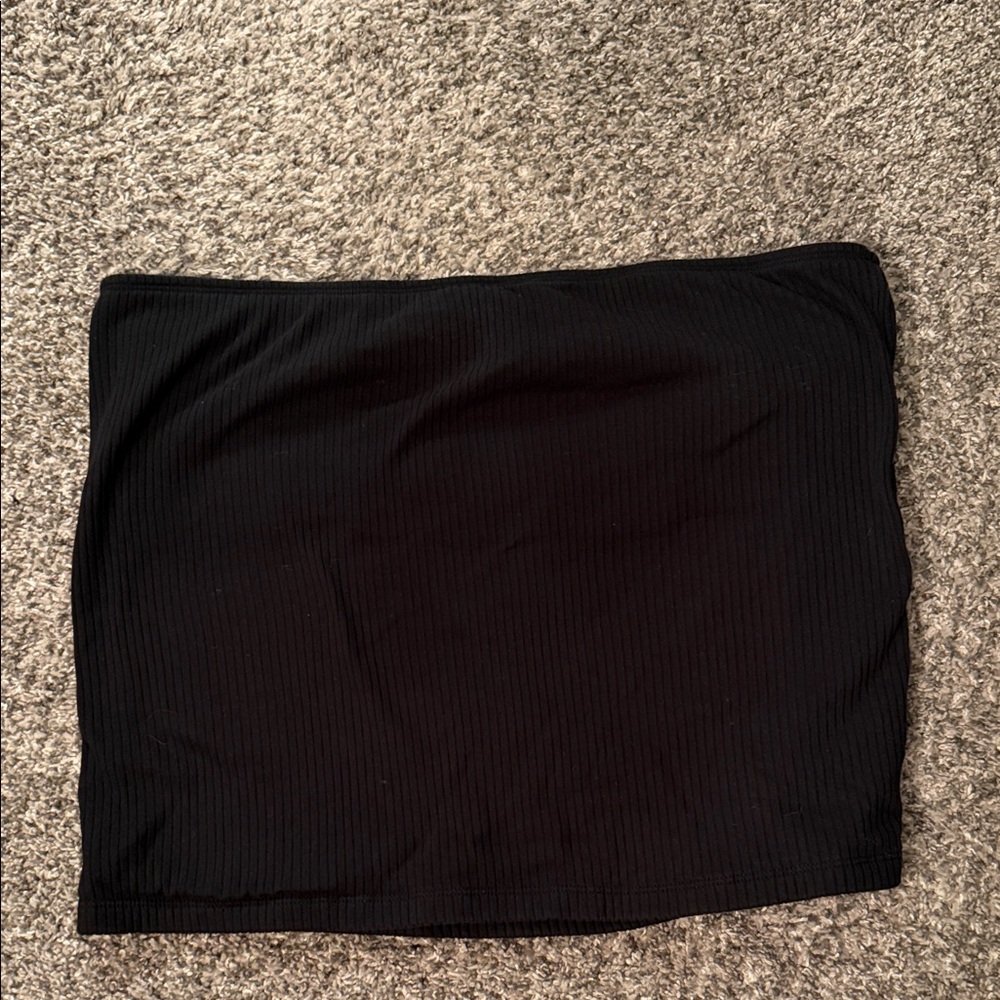 Black ribbed tube top